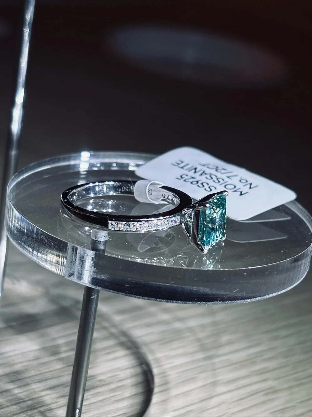 Solid 925 Sterling Silver VVS Emerald Green Moissanite Ring - Picture 5 of 12